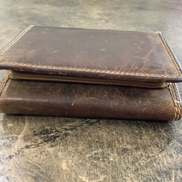 Vintage Adrian Klis Men’s distressed leather wallet - Picture 2 of 13